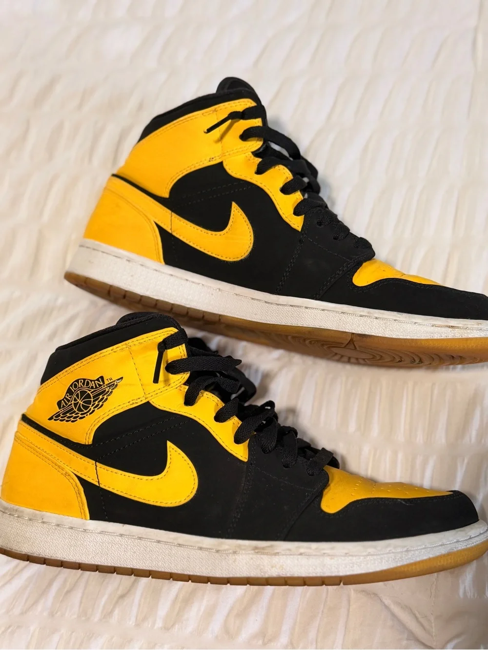 Jordan Men's High-Top Sneakers Black/Yellow